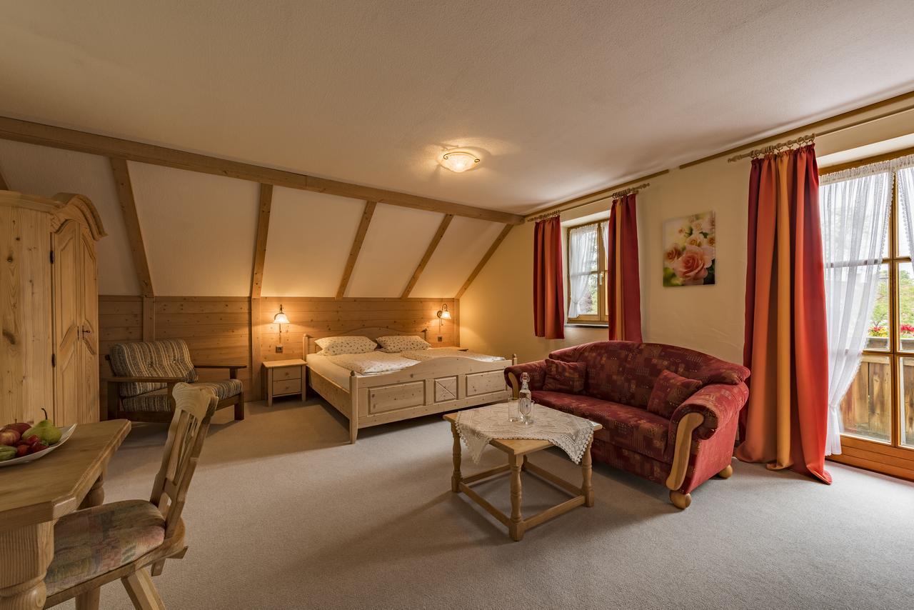 Landgasthof Wangerstuben Oberostendorf ภายนอก รูปภาพ